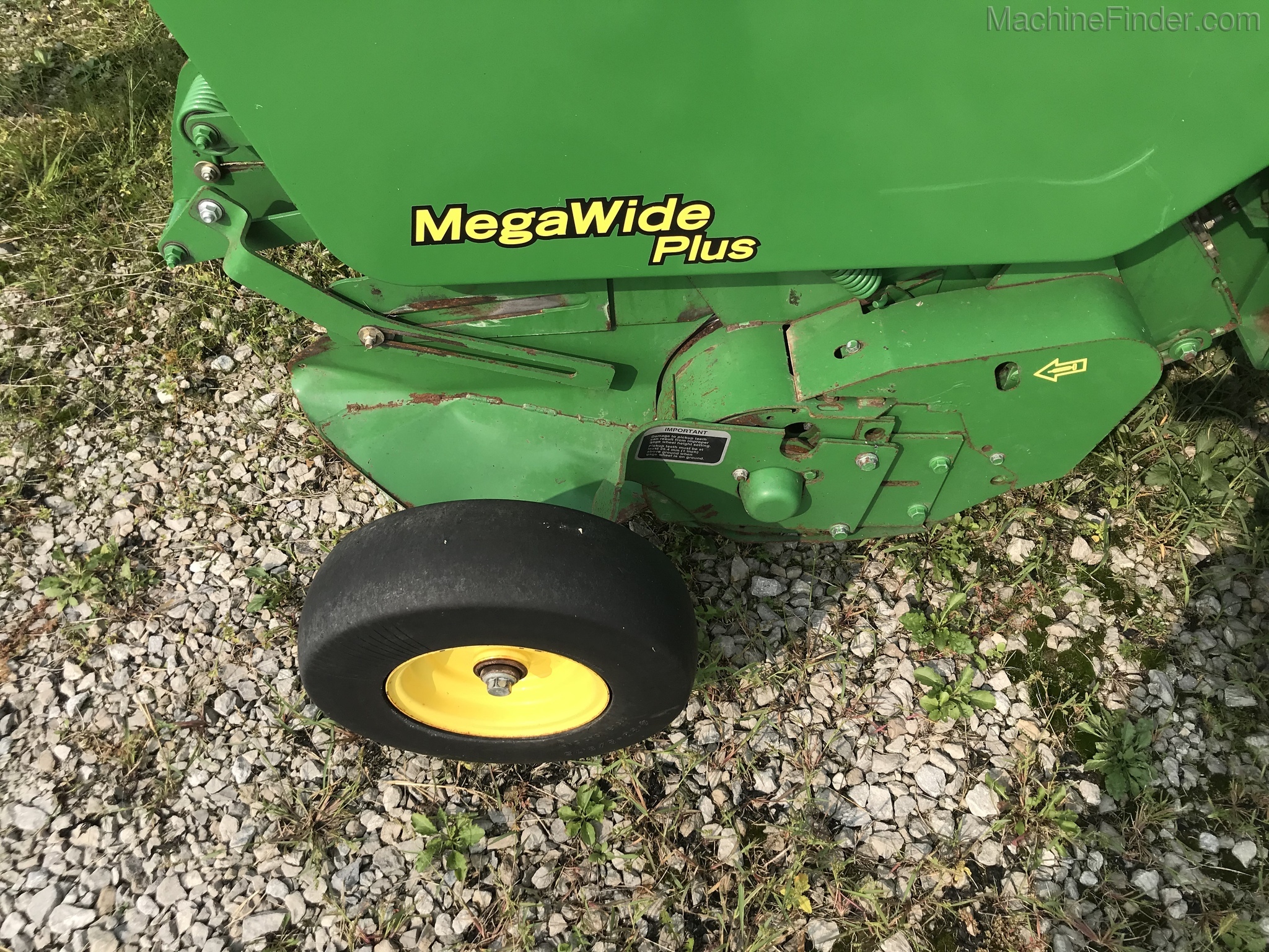 2012 John Deere 568 Image 3