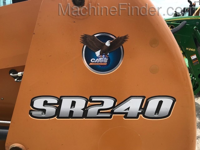 2015 Case SR240 Image 6