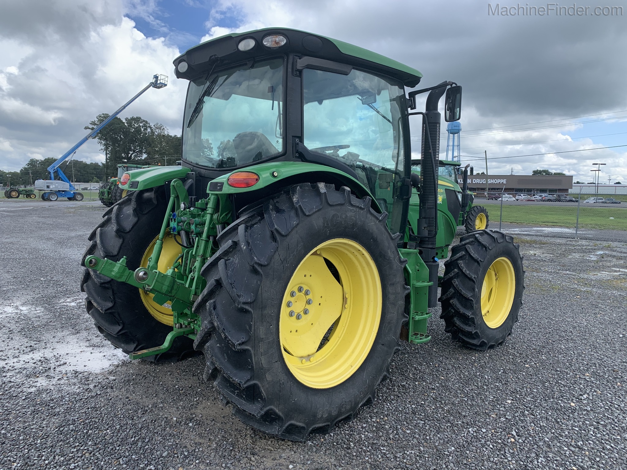 2015 John Deere 6125R Image 4