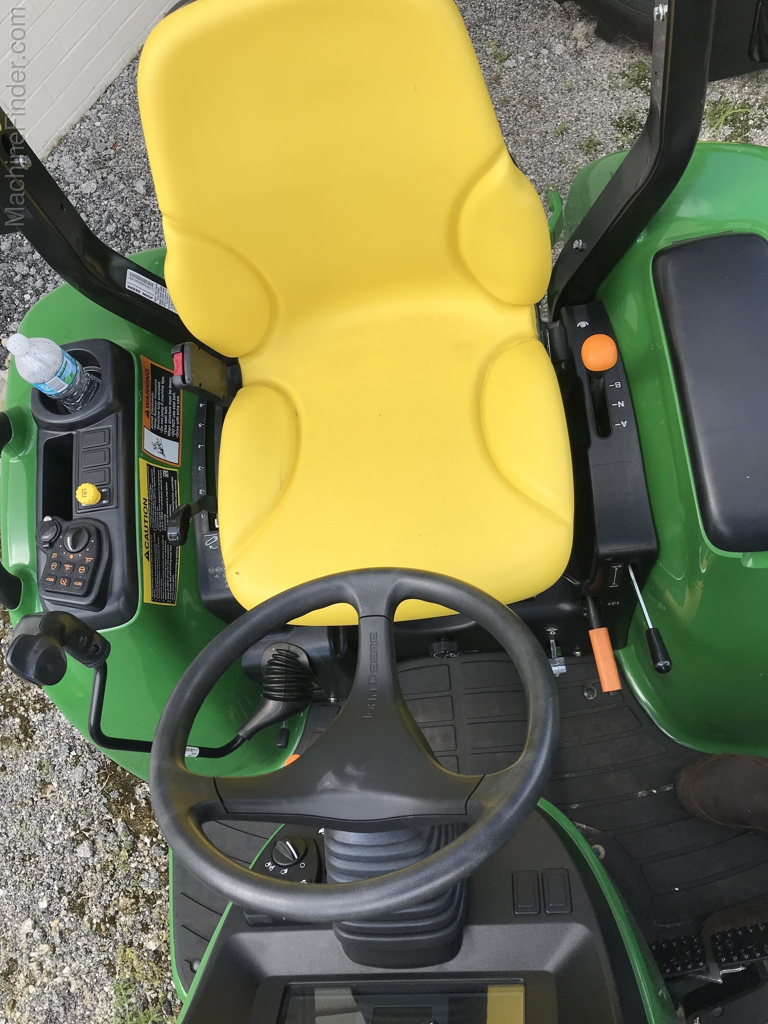 2020 John Deere 3033R Image 5