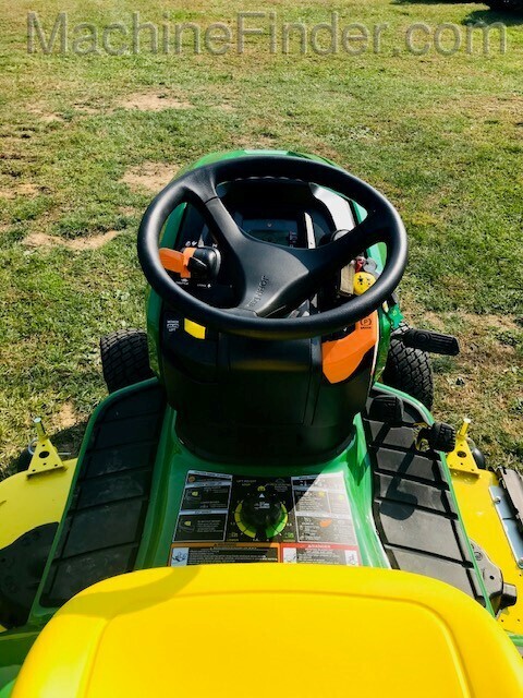 2020 John Deere X390 Image 6