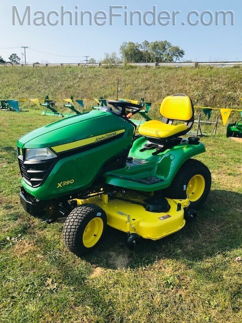 2020 John Deere X390 Image 2