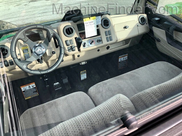 2020 John Deere XUV835R Image 6