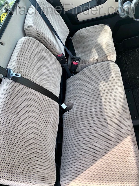 2020 John Deere XUV835R Image 8