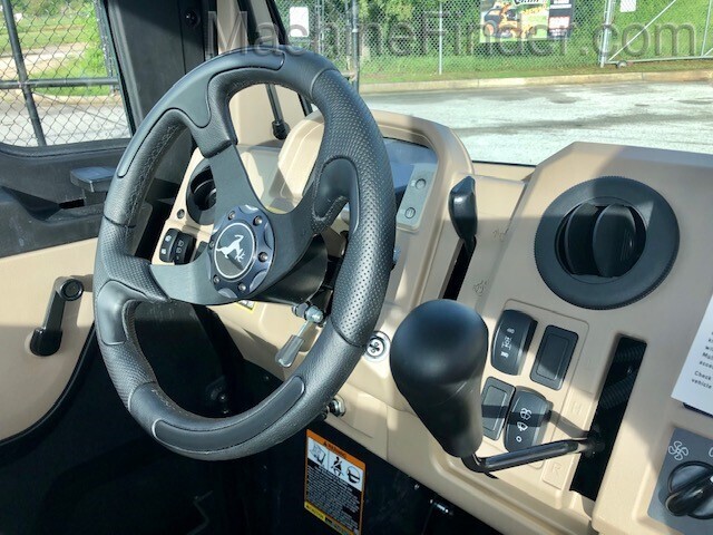 2020 John Deere XUV835R Image 10