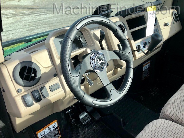 2020 John Deere XUV835R Image 11