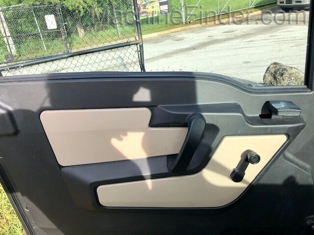 2020 John Deere XUV835R Image 12