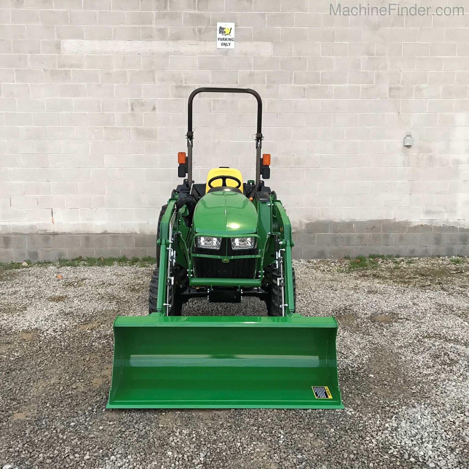 2020 John Deere 3032E Image 3