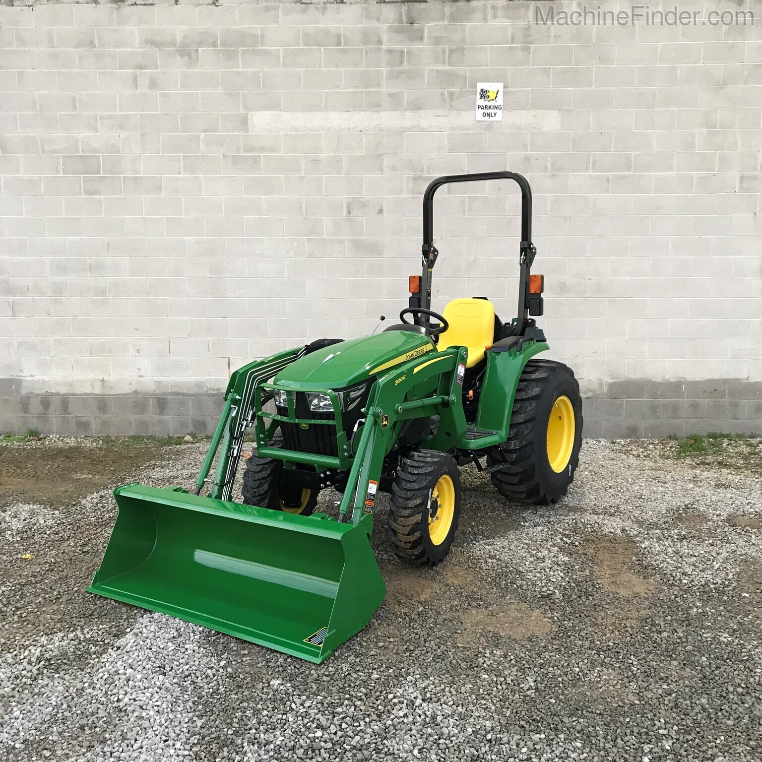 2020 John Deere 3032E Image 1