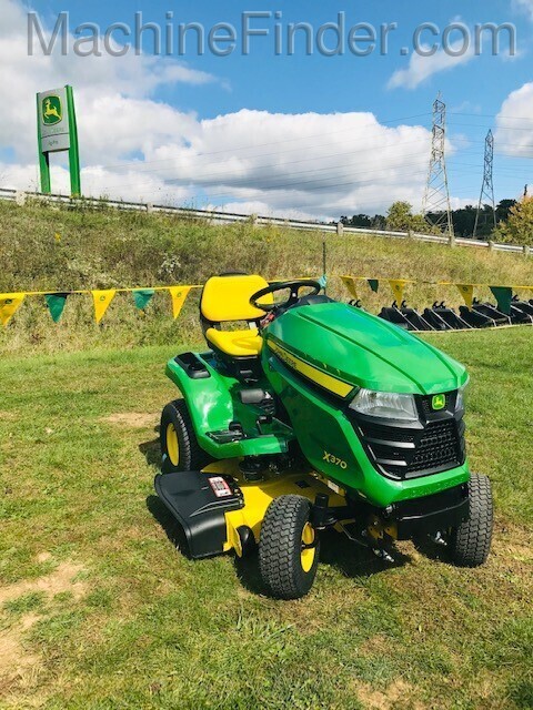 2020 John Deere X370 Image 2