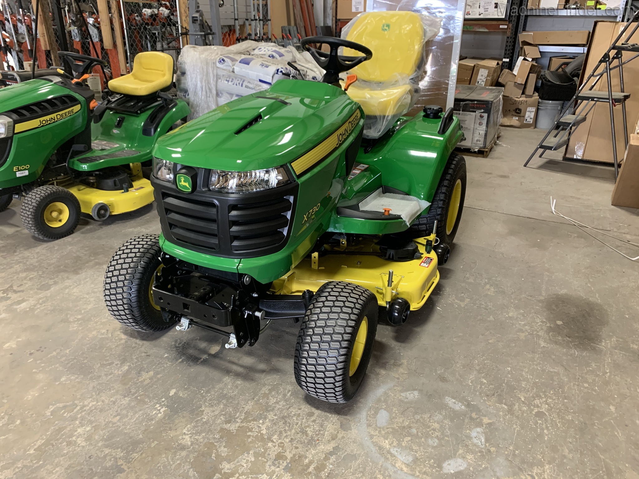 2021 John Deere X730 Image 2