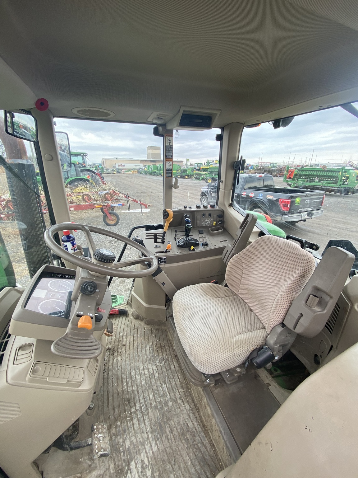 2016 John Deere 6125M Image 6
