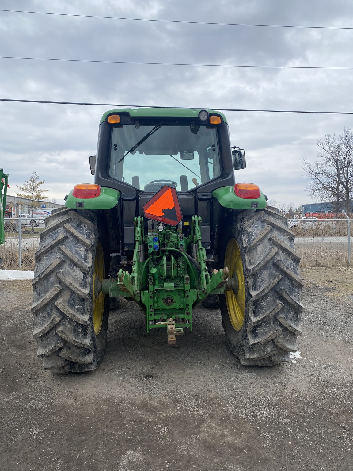 2016 John Deere 6125M Image 5