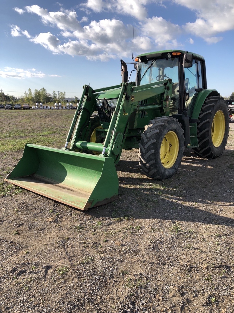 2016 John Deere 6125M Image 3