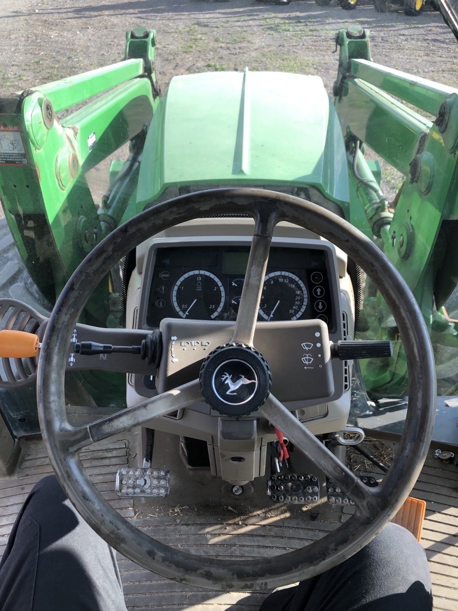 2016 John Deere 6125M Image 10
