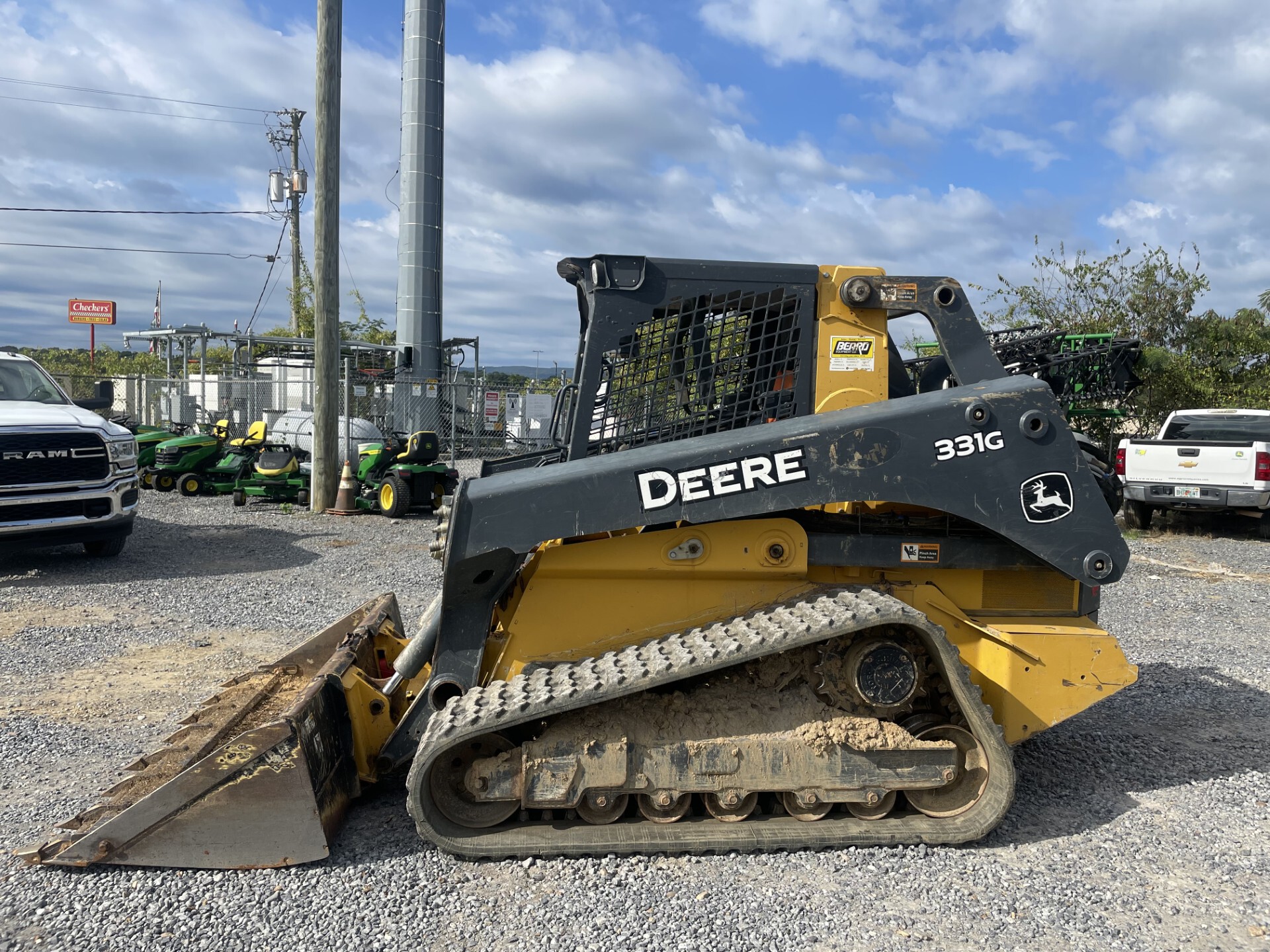 2019 John Deere 331G Image 3