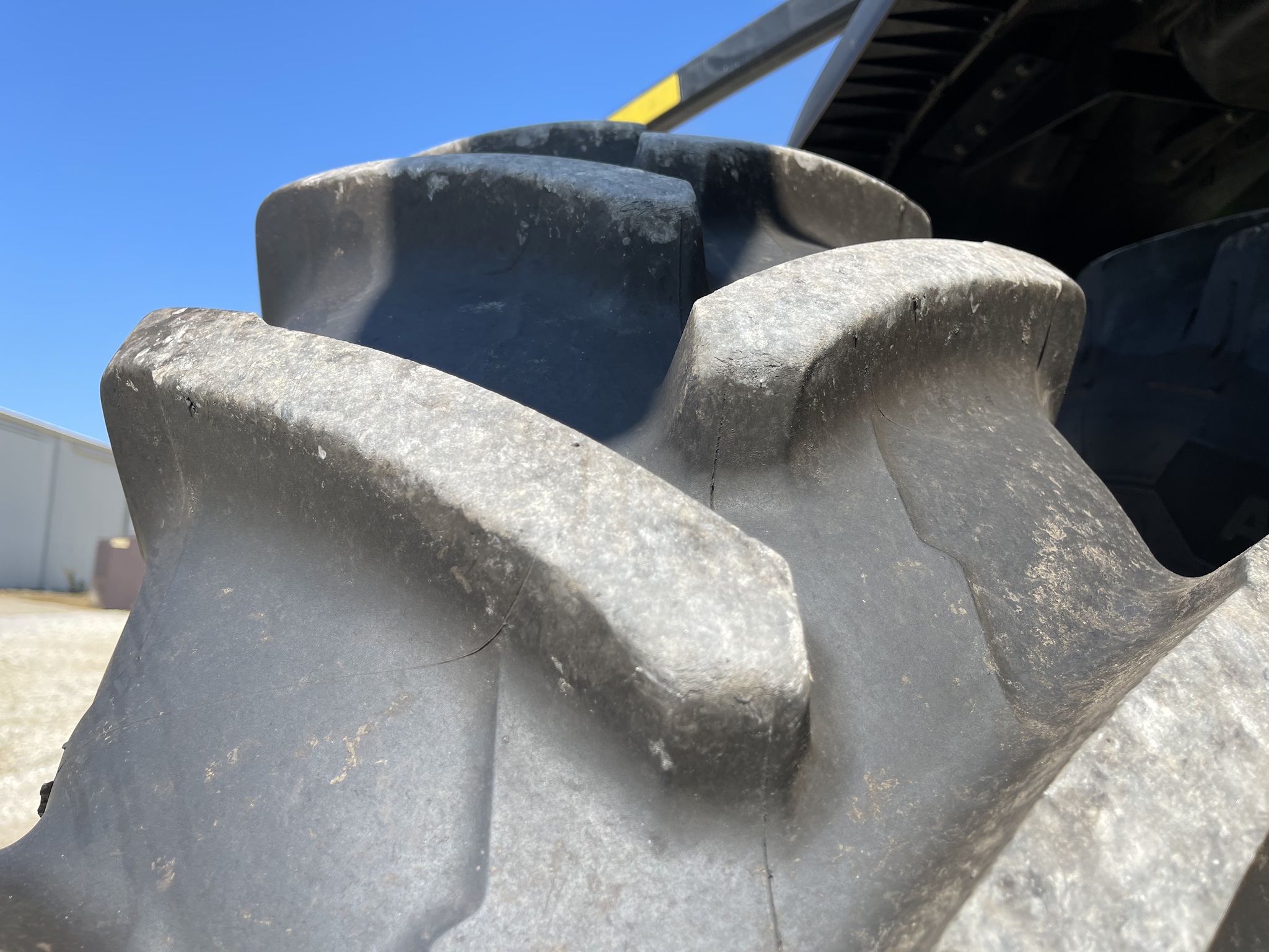  2023 John Deere 8R 340 at Heritage Tractor in Galesburg, IL