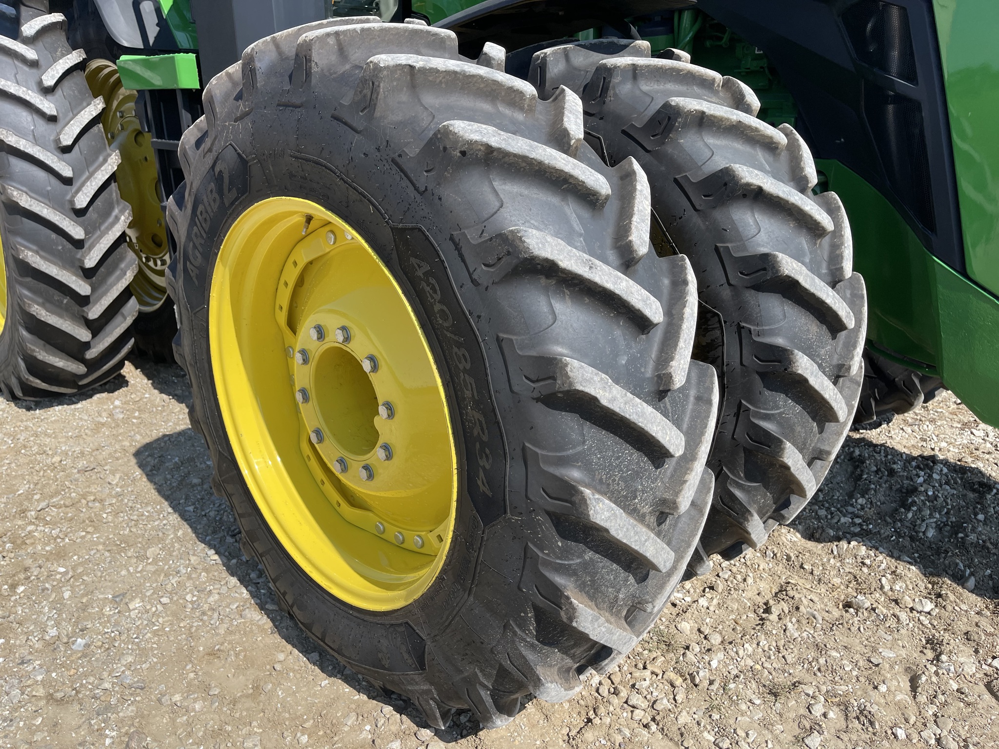  2023 John Deere 8R 340 at Heritage Tractor in Galesburg, IL