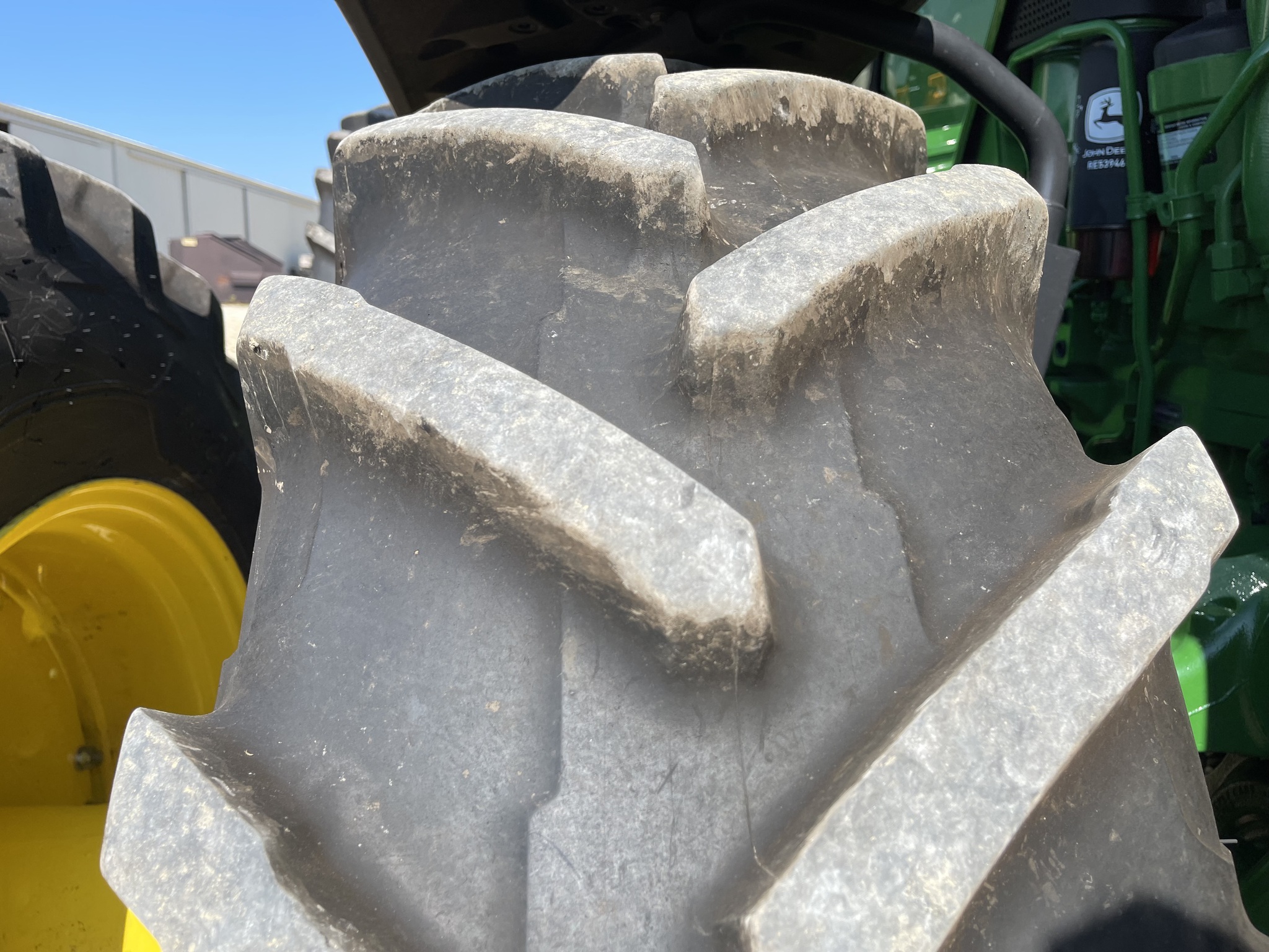  2023 John Deere 8R 340 at Heritage Tractor in Galesburg, IL