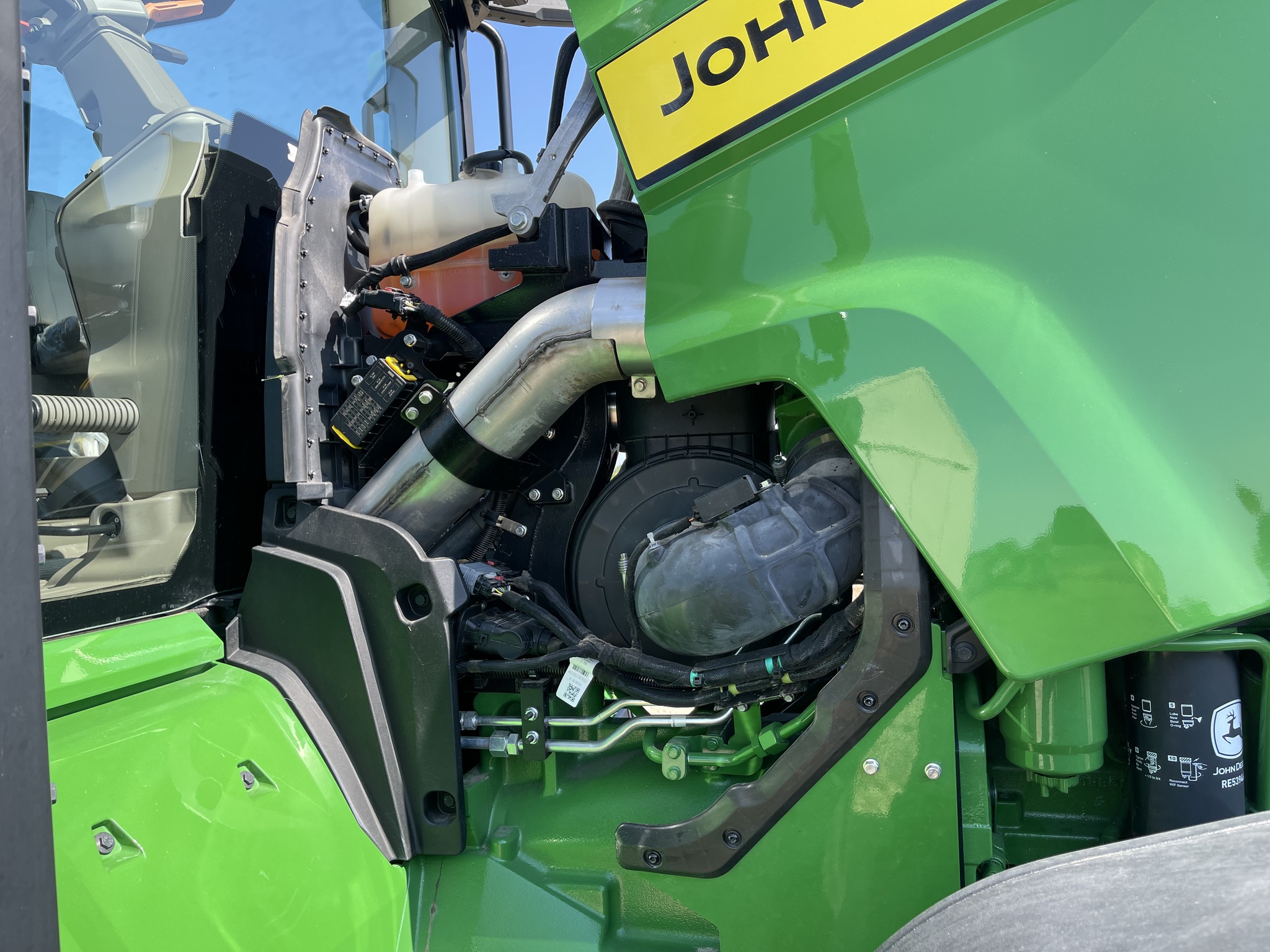  2023 John Deere 8R 340 at Heritage Tractor in Galesburg, IL