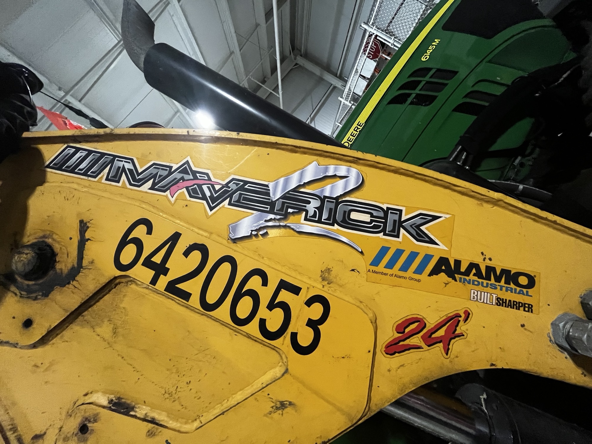 2018 John Deere 6145M Image 12