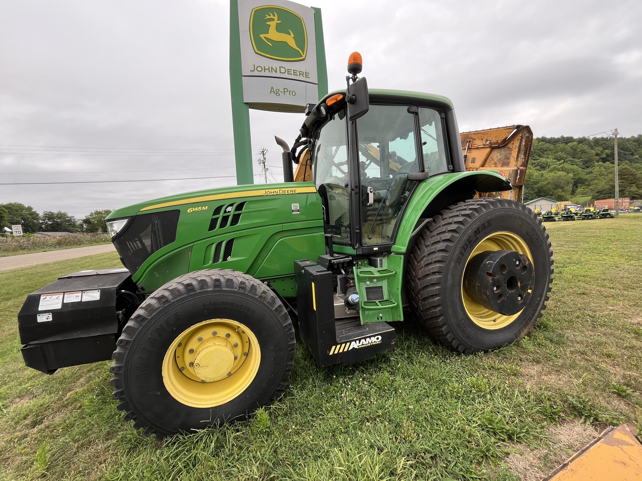 2018 John Deere 6145M Image 2