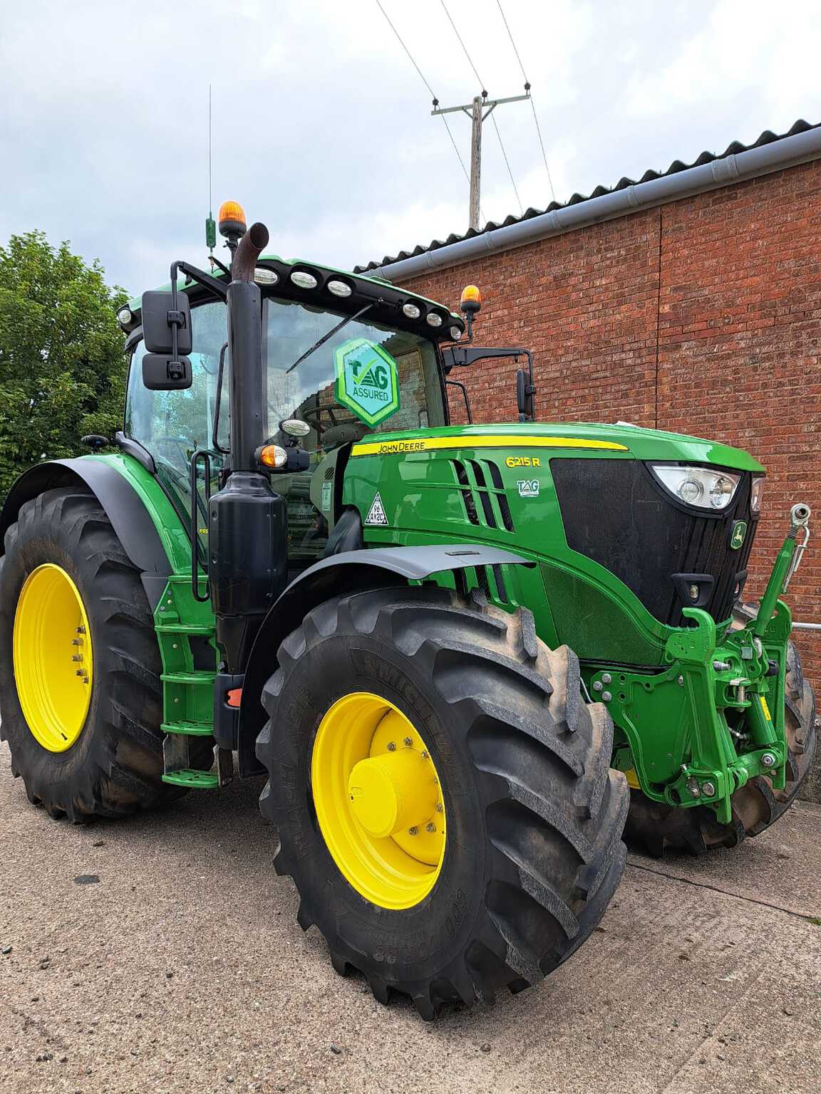 2022 John Deere 6215R