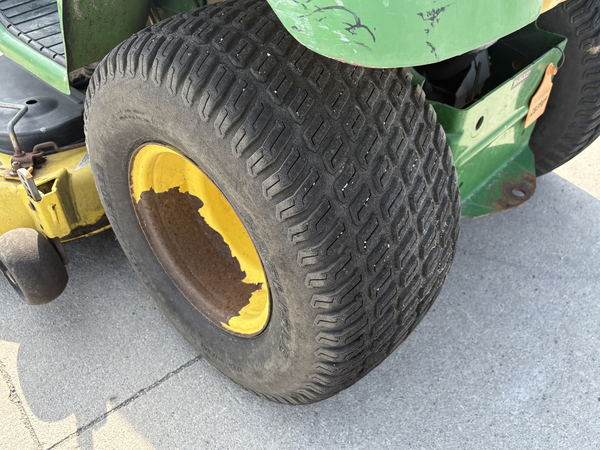 2004 John Deere LX280 Image 10