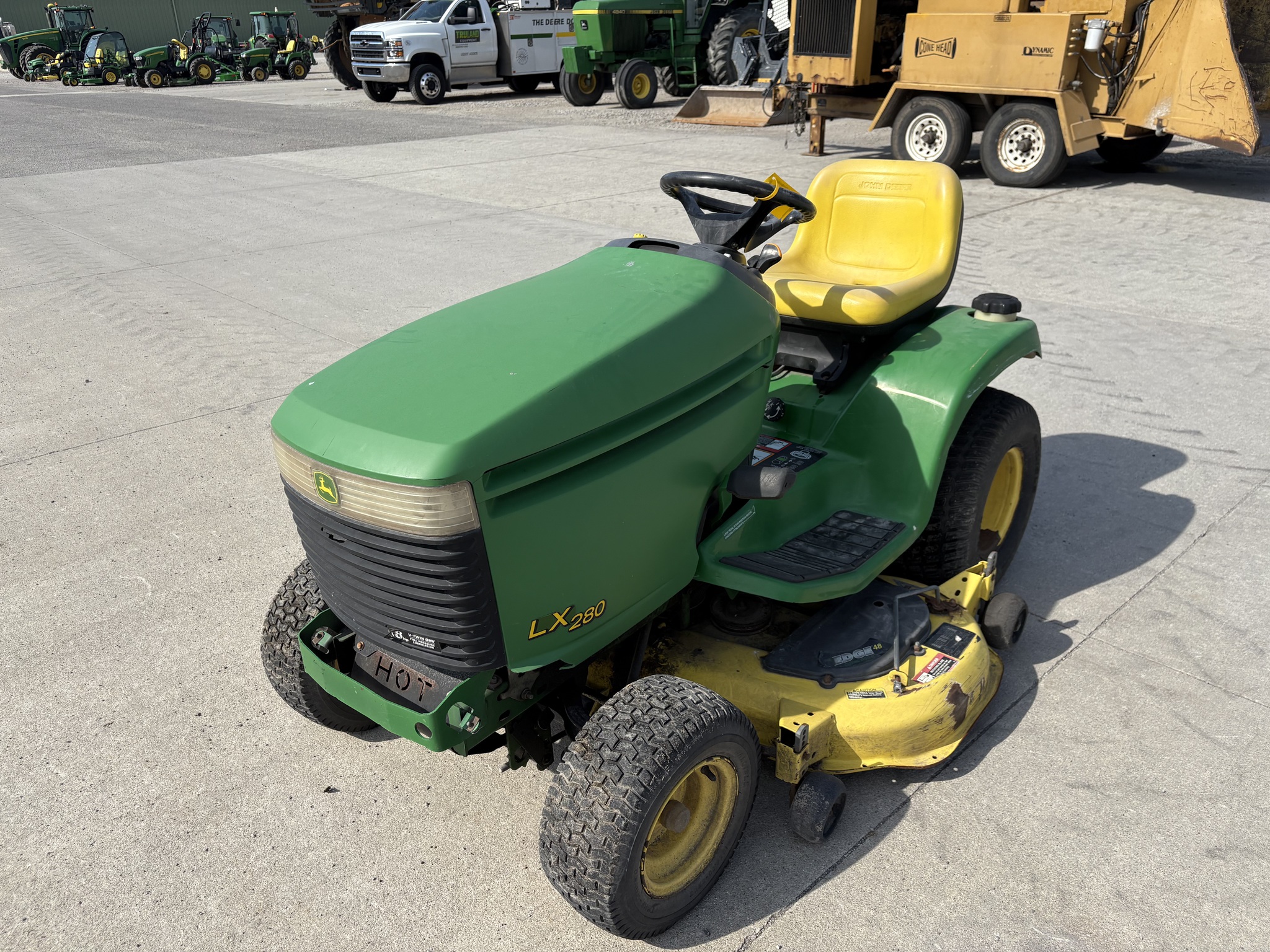 2004 John Deere LX280 Image 1
