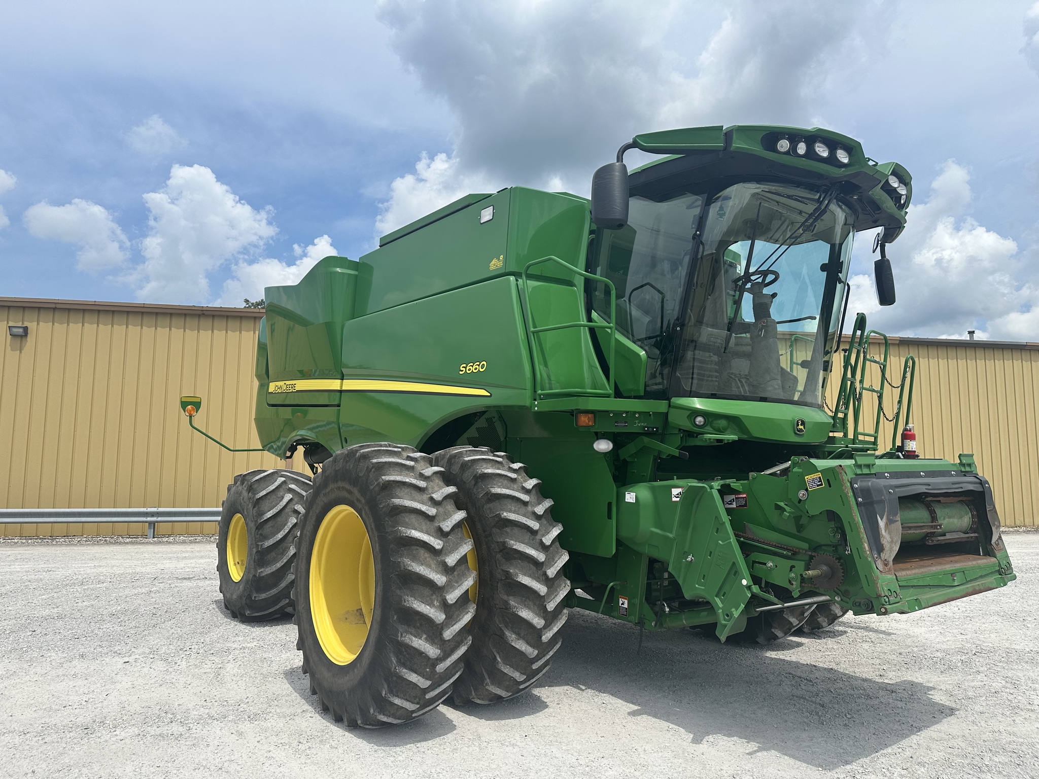 2014 John Deere S660 Image 1