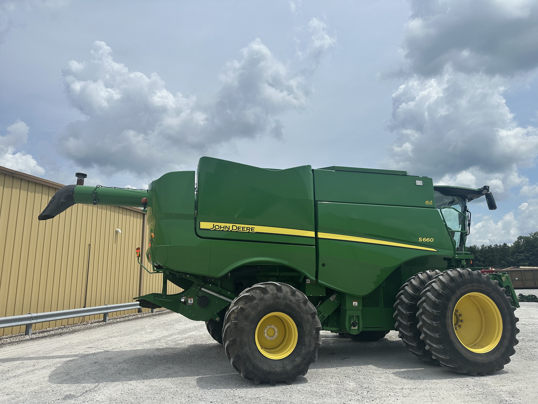 2014 John Deere S660 Image 3