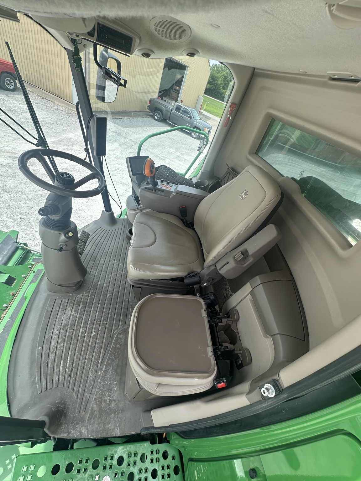 2014 John Deere S660 Image 10