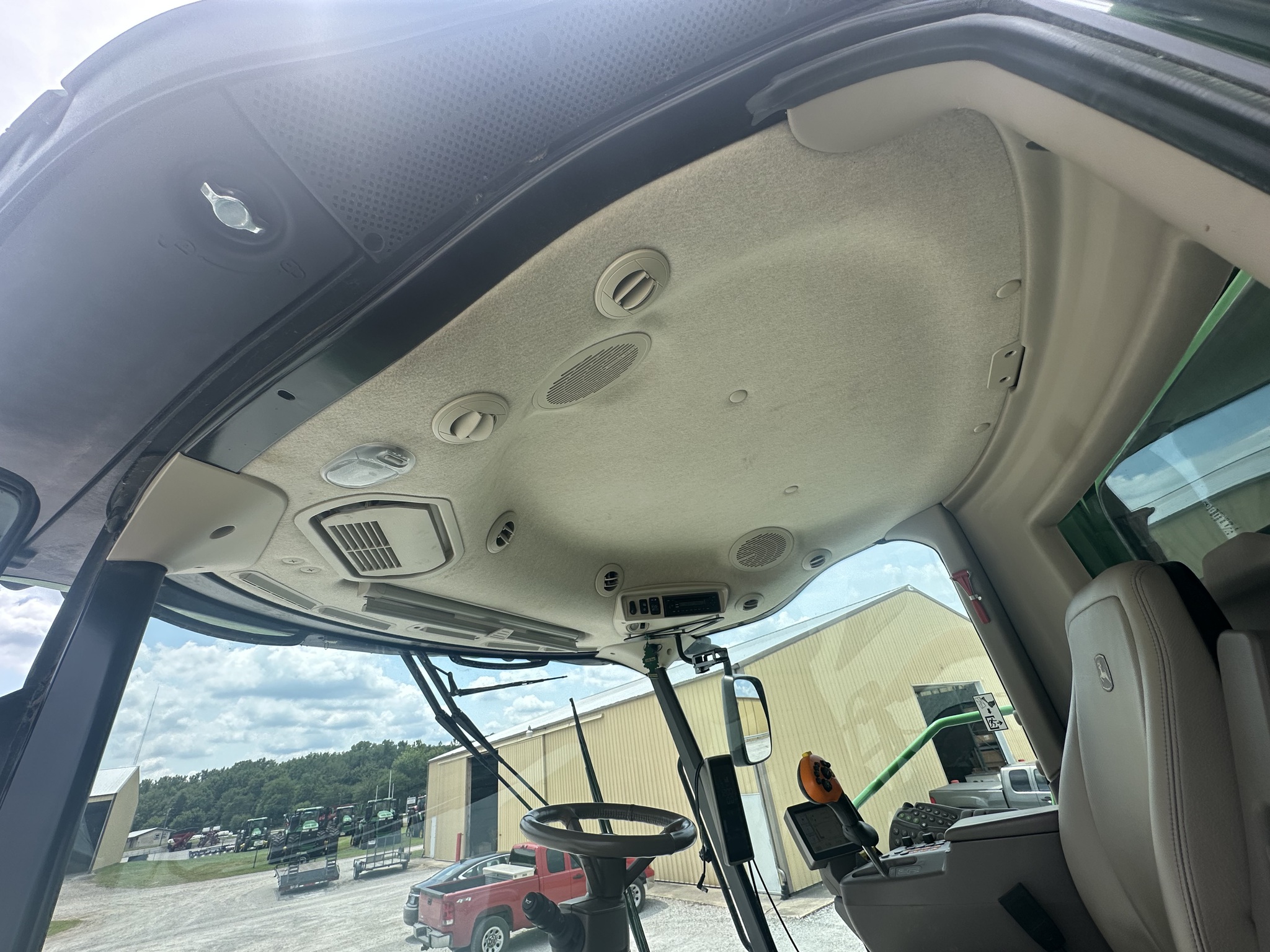2014 John Deere S660 Image 11