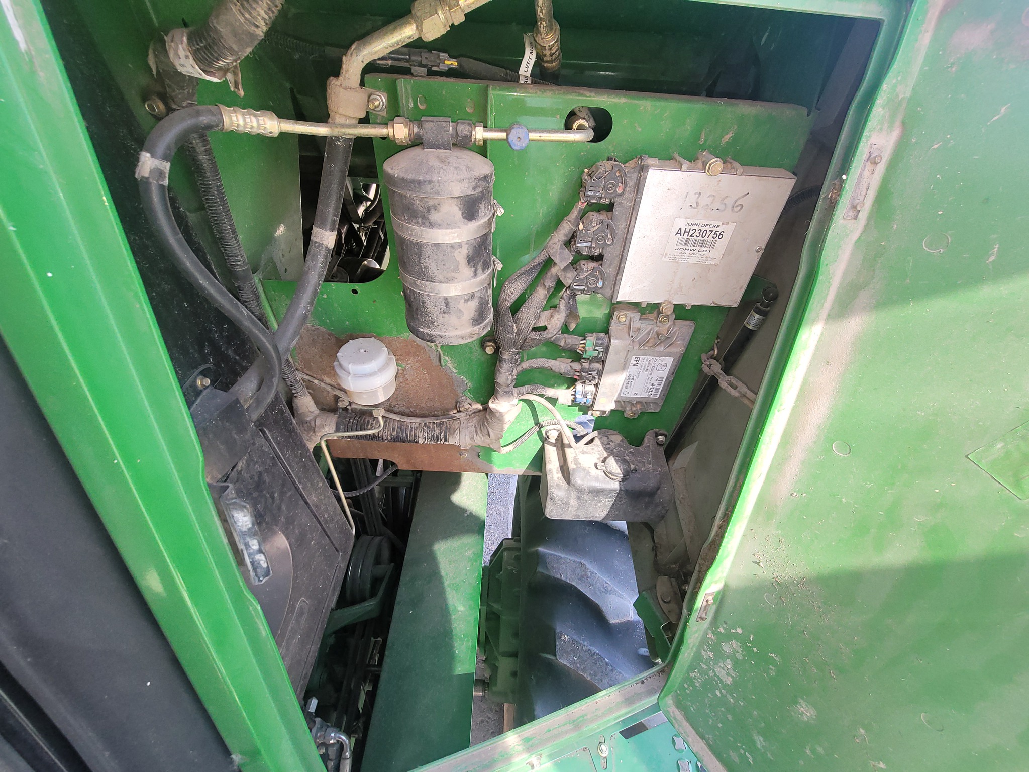 2010 John Deere 9570 STS Image 33