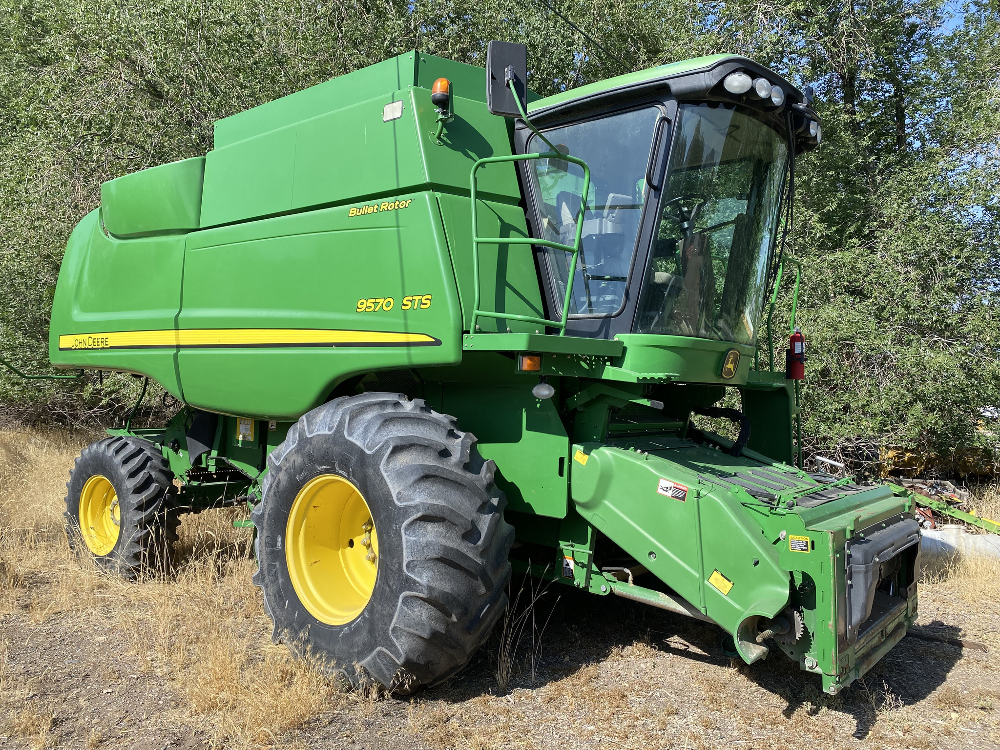 2010 John Deere 9570 STS Image 4