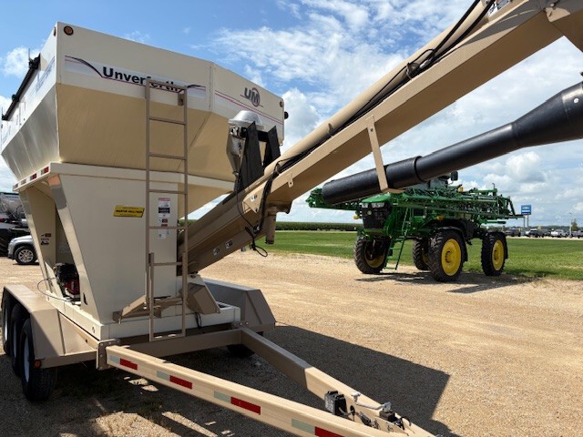 2014 Unverferth 3750 at Heritage Tractor in Mendota, IL