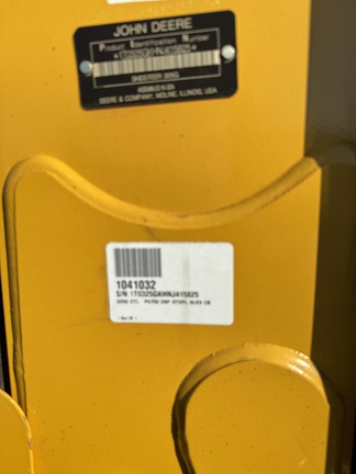 2022 John Deere 325G