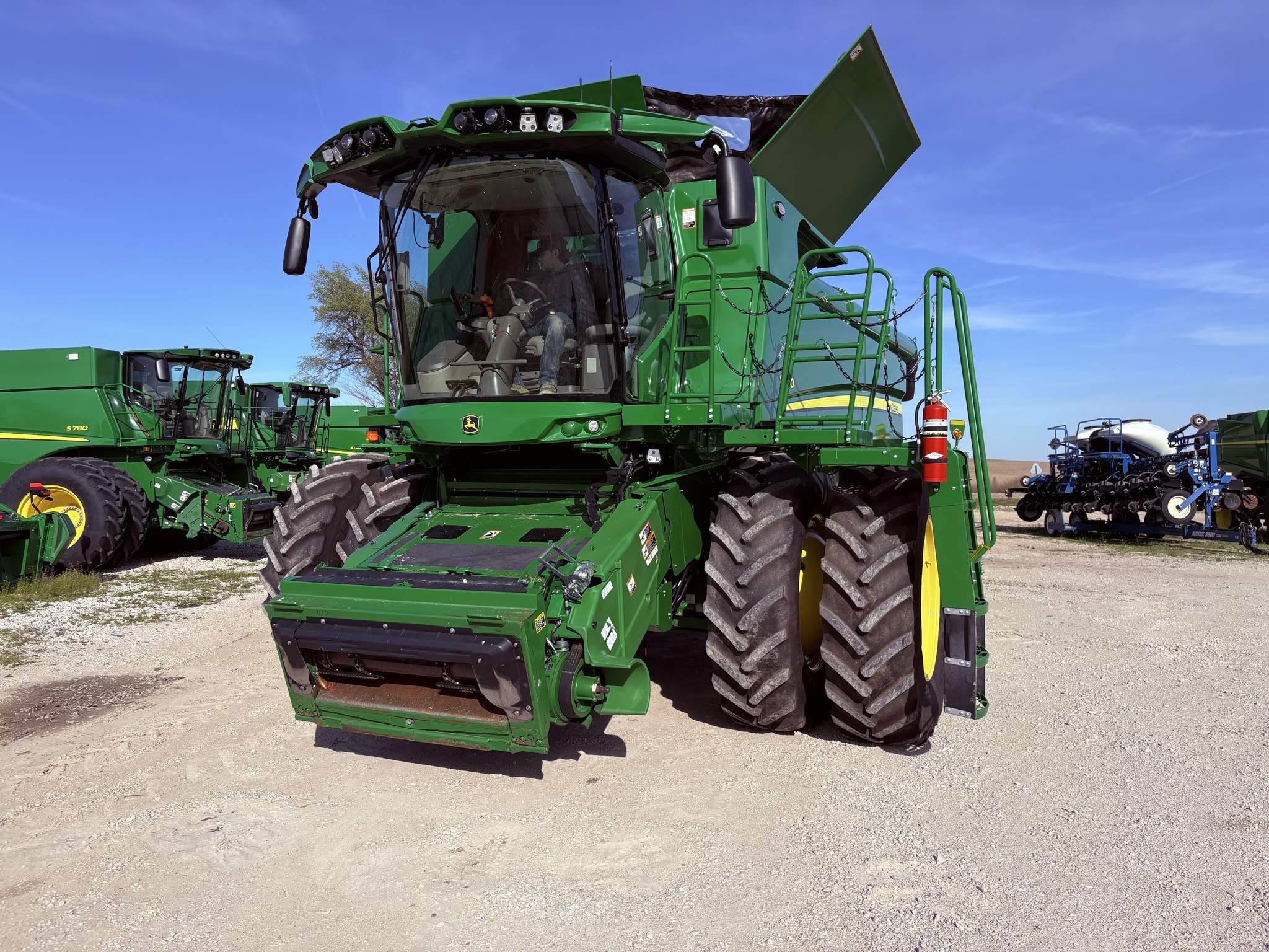  2024 John Deere S780 at Heritage Tractor in Kewanee, IL
