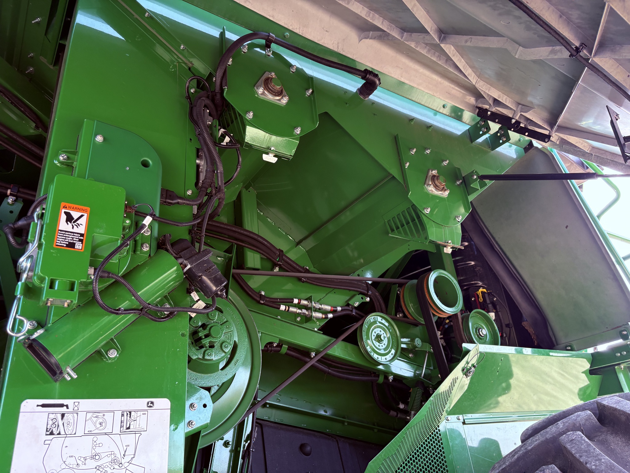  2024 John Deere S780 at Heritage Tractor in Kewanee, IL