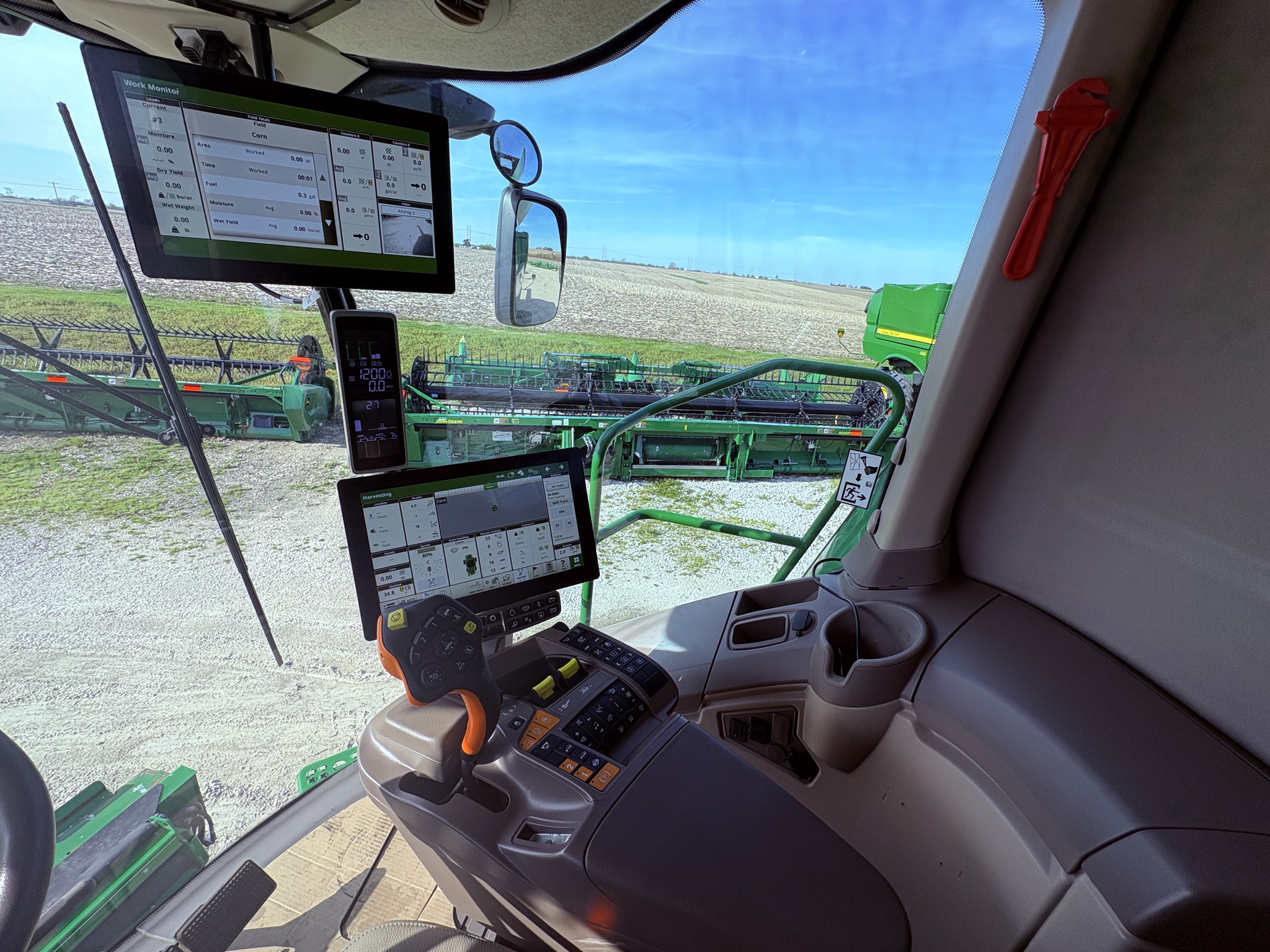  2024 John Deere S780 at Heritage Tractor in Kewanee, IL