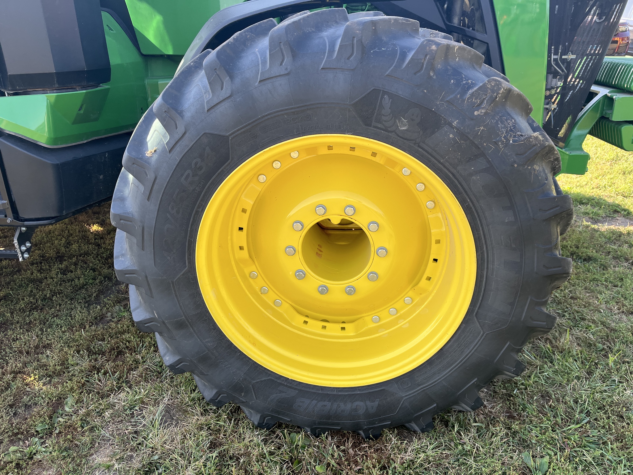  2024 John Deere 8R 370 at Heritage Tractor in Monmouth, IL