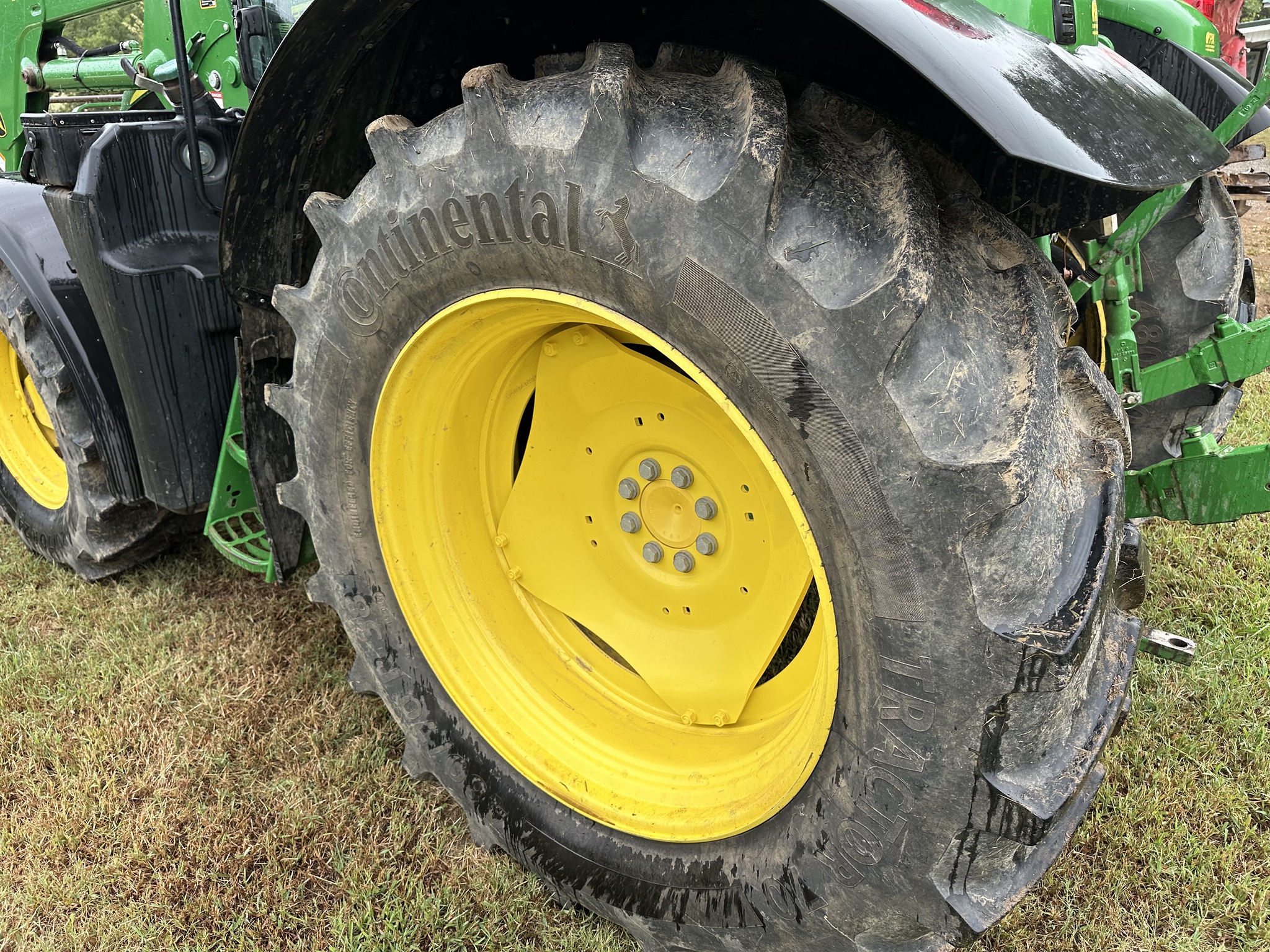 2020 John Deere 6120M Image 11