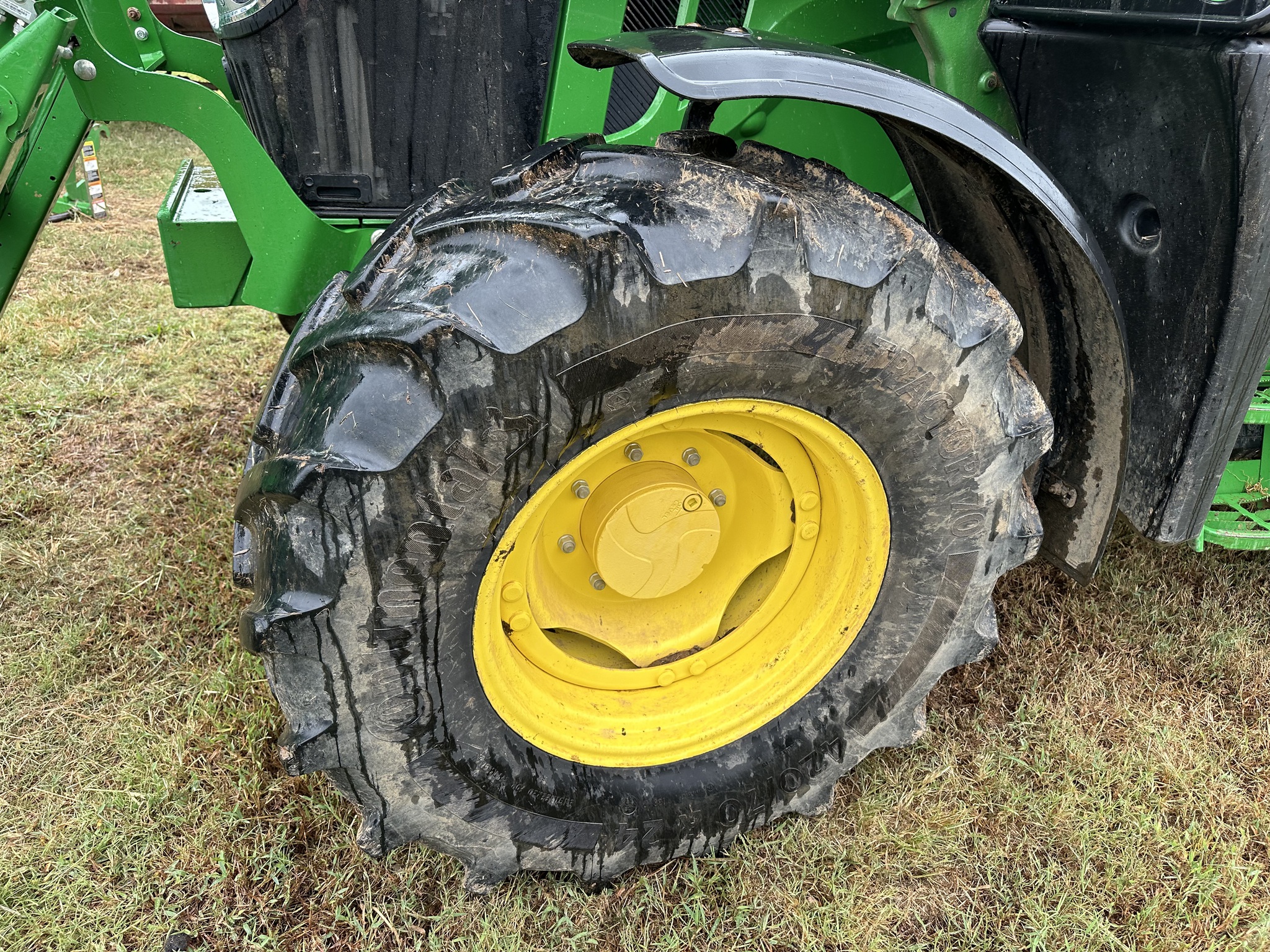 2020 John Deere 6120M Image 13