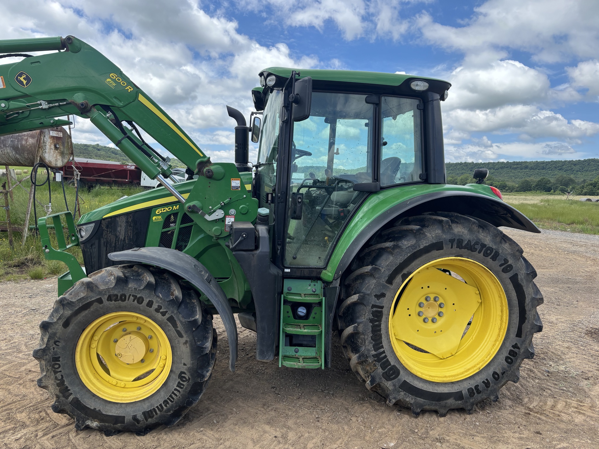 2020 John Deere 6120M Image 1
