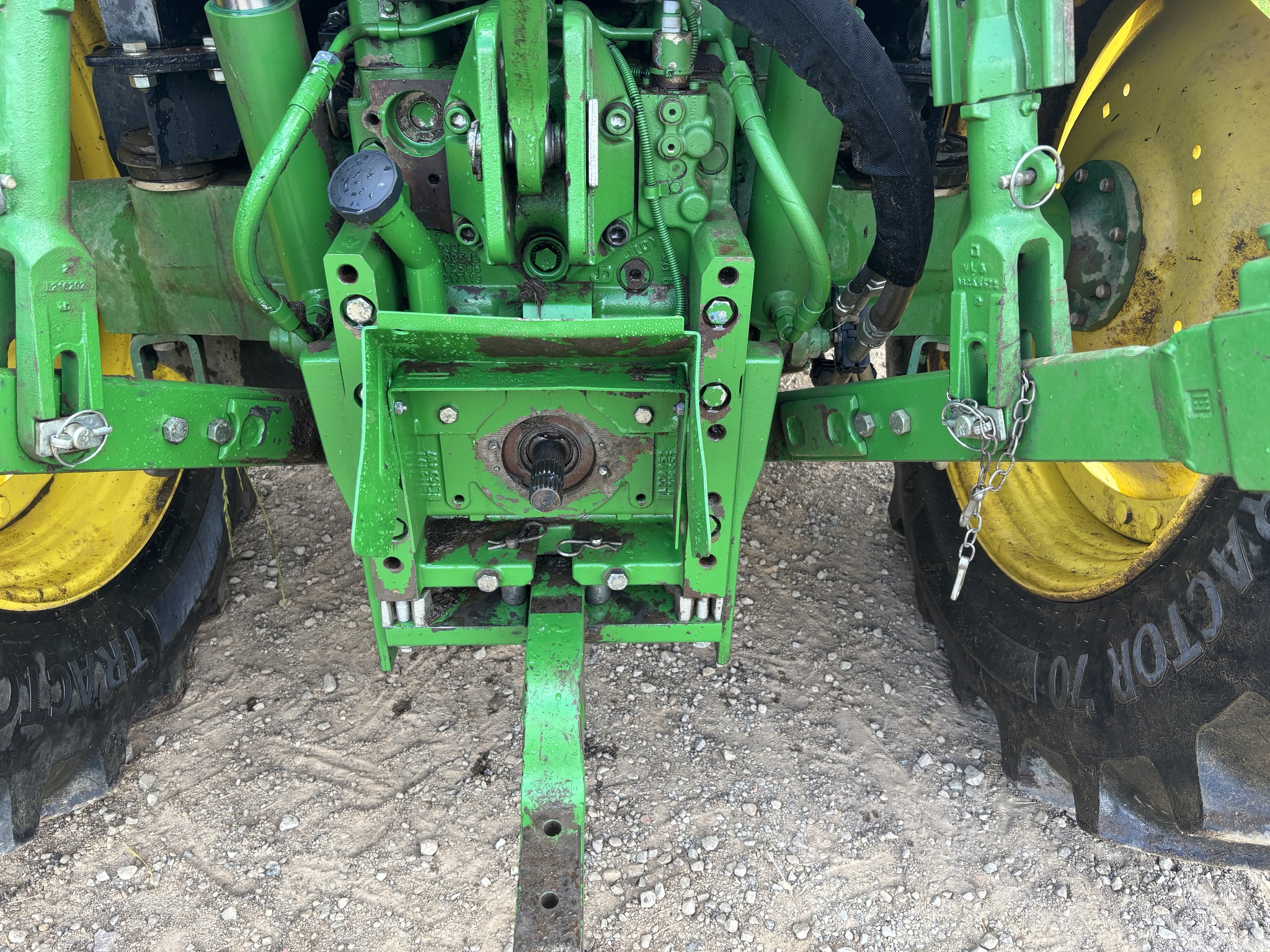 2020 John Deere 6120M Image 9