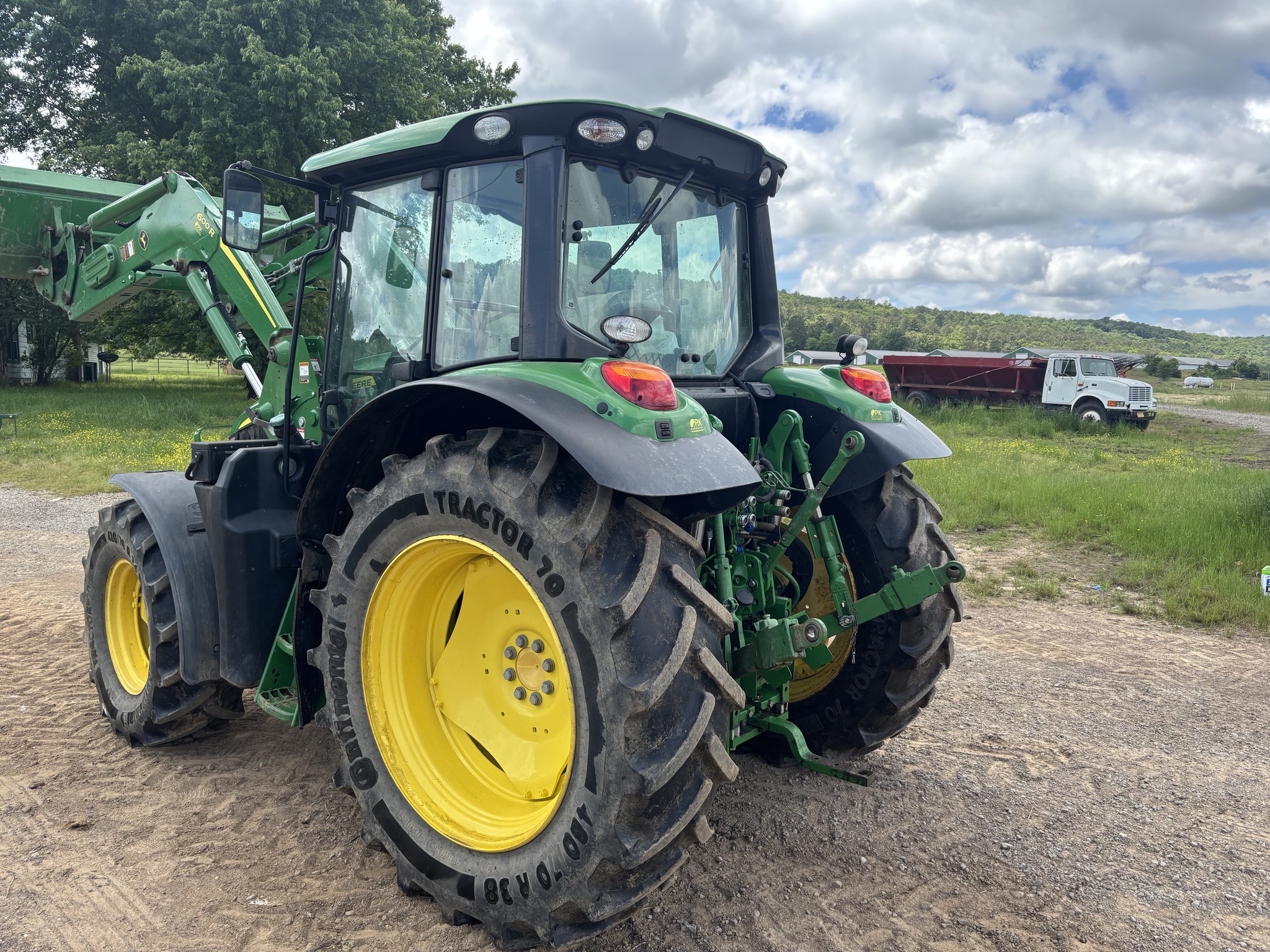 2020 John Deere 6120M Image 2