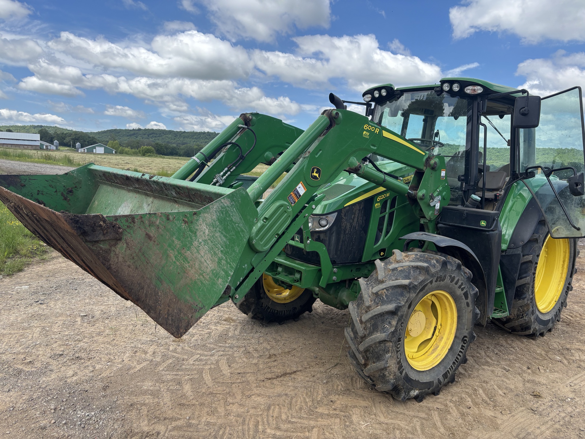 2020 John Deere 6120M Image 7