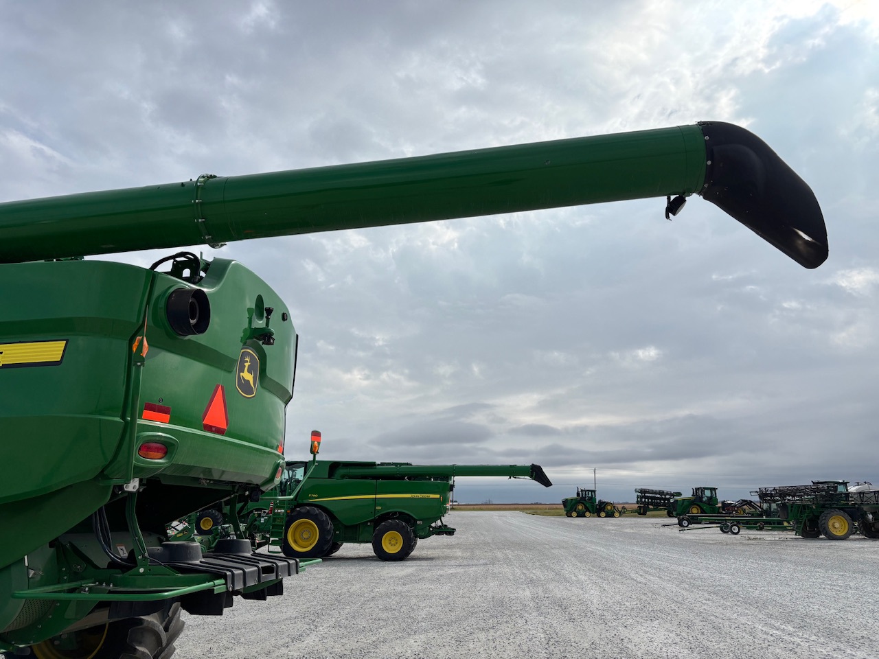  2022 John Deere S780 at Heritage Tractor in Macomb, IL