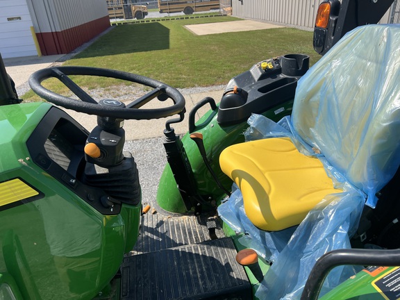 Photo of 2024 John Deere 5060E