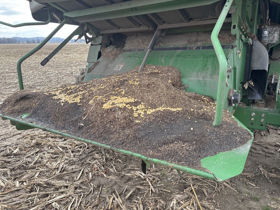 Used 2000 John Deere 9650 STS Combines at Koenig Equipment in Franklin, IN - Photo3